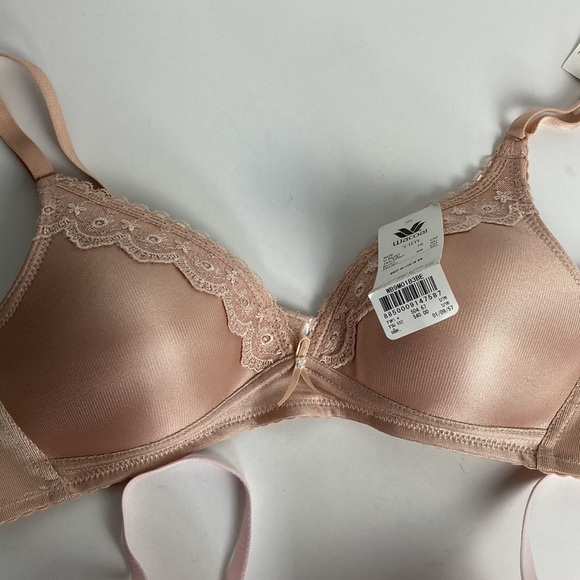 Wacoal NWT 2 Bra Bundle Size 34B Lingerie Underwire Everyday Comfort Coquette - Picture 6 of 12